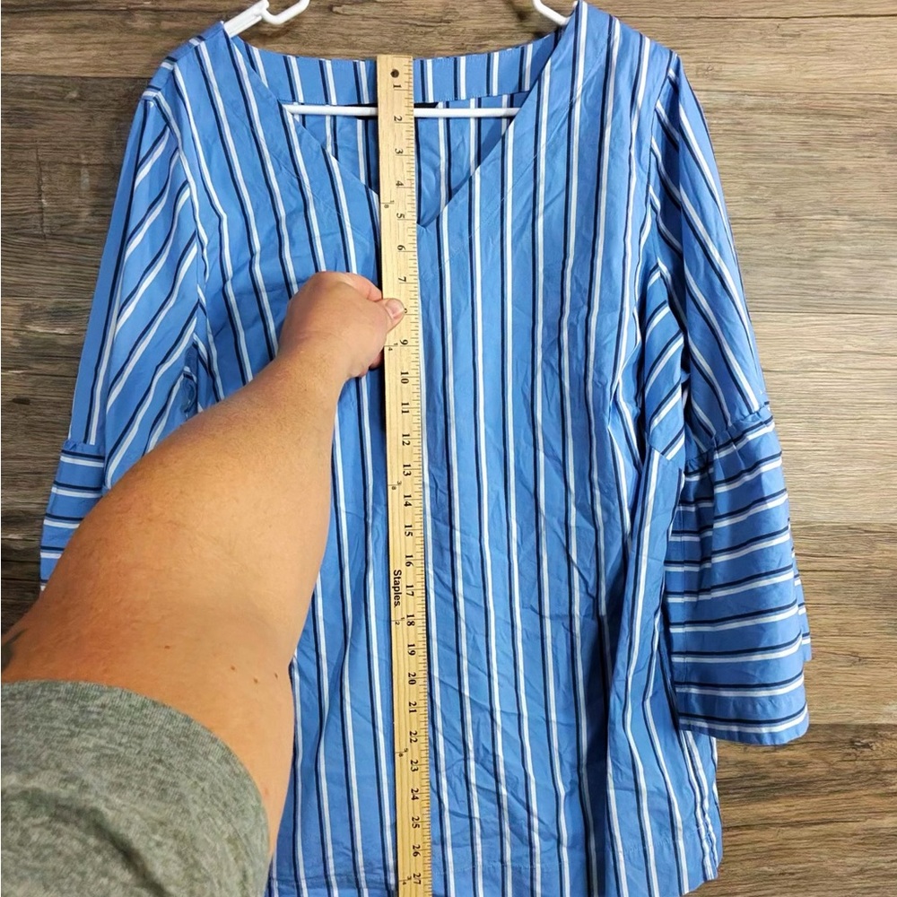 White House Black Market Blue Striped Blouse - Picture 3 of 10